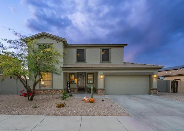 Pool & Patio: Family-friendly Goodyear Home! * Liberty