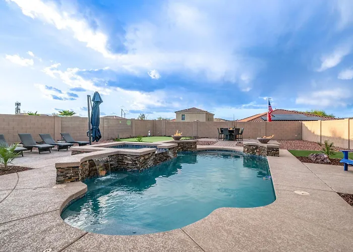 Holiday home Pool & Patio: Family-friendly Goodyear Home! *