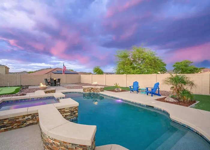 Pool & Patio: Family-friendly Goodyear Home!