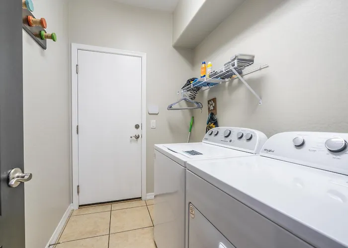 Holiday home Pool & Patio: Family-friendly Goodyear Home! *