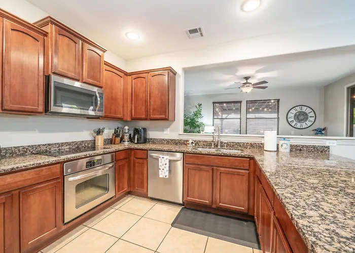 Holiday home Pool & Patio: Family-friendly Goodyear Home! *