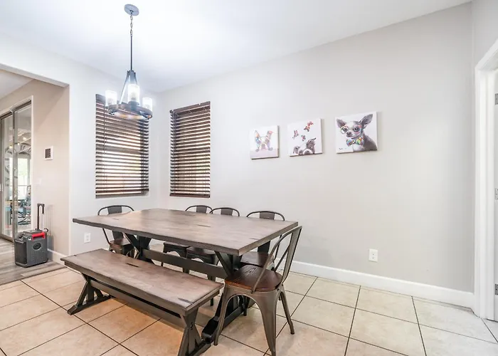 Pool & Patio: Family-friendly Goodyear Home!