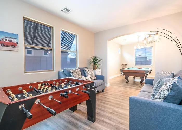 Pool & Patio: Family-friendly Goodyear Home! *